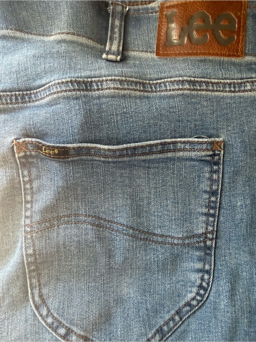 Lee size 44x30 Relaxed straight